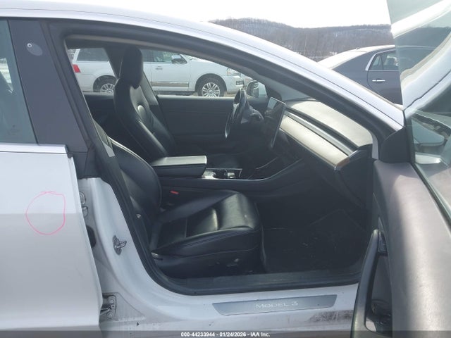 2018 TESLA MODEL 3 5YJ3E1EA5JF033455 Photo 4