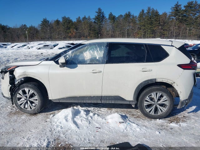 JN8AT3BB0MW201769 Nissan Rogue Sv Intelligent Awd
