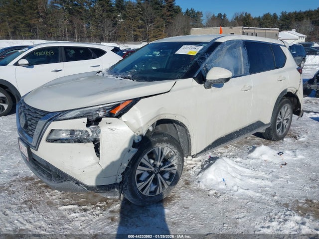JN8AT3BB0MW201769 Nissan Rogue Sv Intelligent Awd
