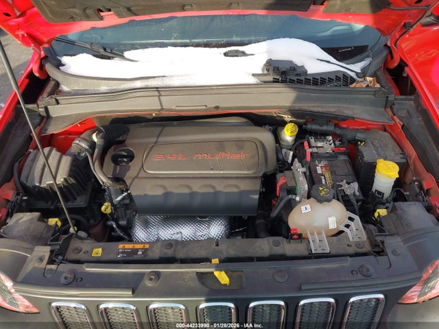 44233990 :رقم المزاد ، ZACCJABT5FPC36640 vin ، 2015 Jeep Renegade Latitude مزاد بيع