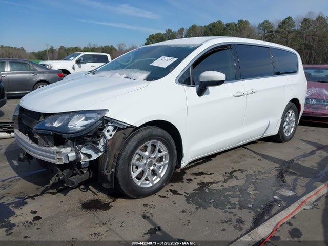 2023 CHRYSLER VOYAGER 2C4RC1CG2PR534548 Photo 1