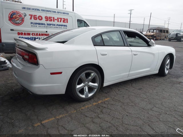 2C3CDXHG9EH338970 Dodge Charger Sxt