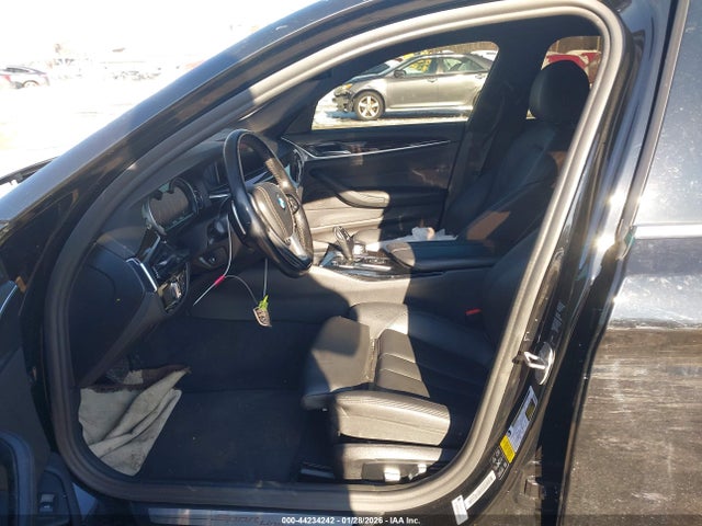 2019 Bmw 530i Xdrive მანქანა იყიდება აუქციონზე, vin: WBAJA7C5XKG910330, აუქციონის ნომერი: 44234242