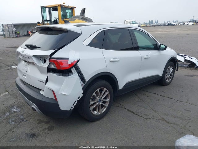1FMCU9G64NUB42699 Ford ESCAPE SE