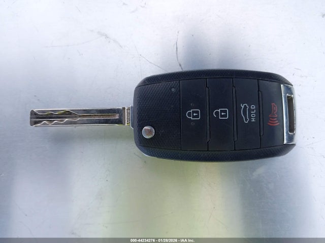 KNAGM4A71F5650549 KIA Optima Lx