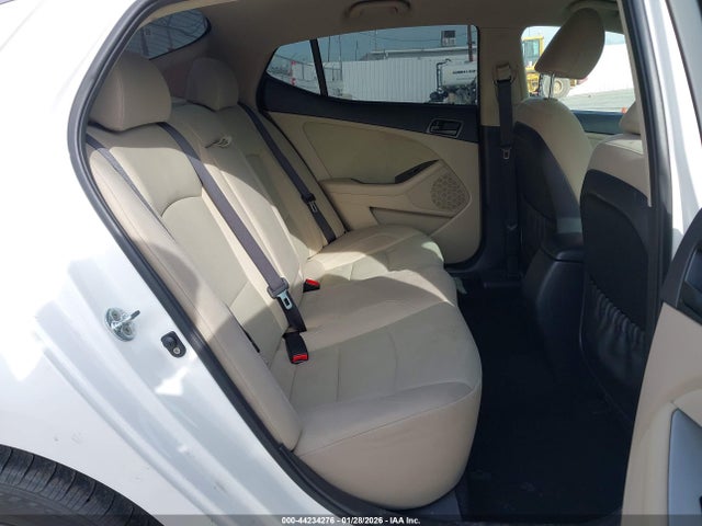 KNAGM4A71F5650549 KIA Optima Lx