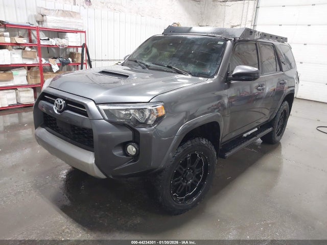 Toyota 4runner Trd Off Road 2020 JTEBU5JR4L5793751 Image 2