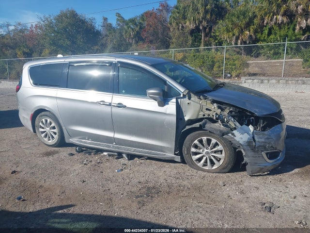 Aukcja sprzedaży 2018 Chrysler Pacifica Touring Plus, vin: 2C4RC1FG2JR115747, numer aukcji: 44234307