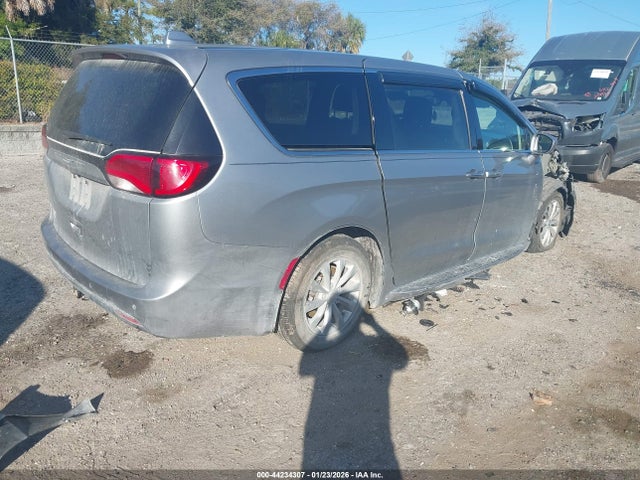 Aukcja sprzedaży 2018 Chrysler Pacifica Touring Plus, vin: 2C4RC1FG2JR115747, numer aukcji: 44234307