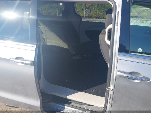 Aukcja sprzedaży 2018 Chrysler Pacifica Touring Plus, vin: 2C4RC1FG2JR115747, numer aukcji: 44234307