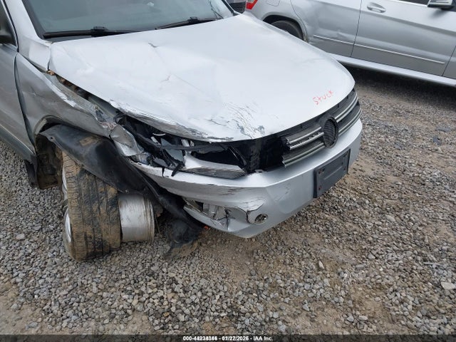 WVGBV7AX2FW522449 Volkswagen Tiguan Sel