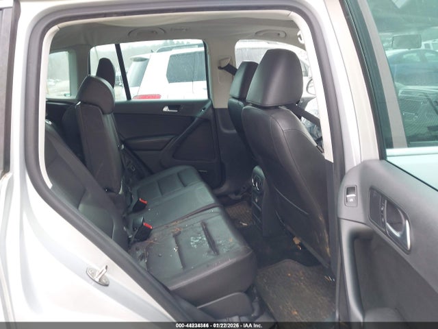 WVGBV7AX2FW522449 Volkswagen Tiguan Sel