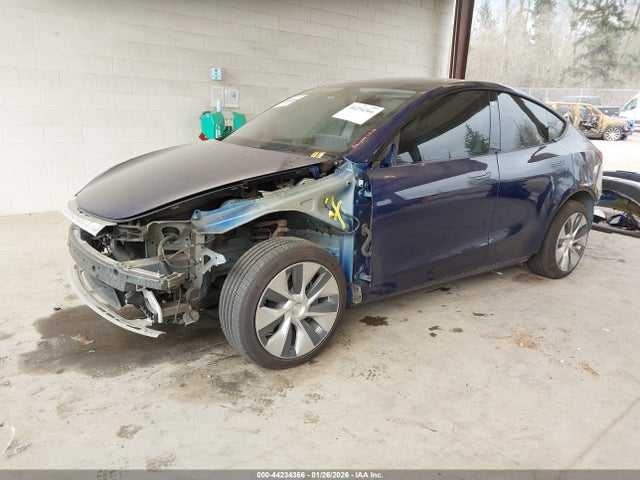 2020 TESLA MODEL Y 5YJYGDEE0LF013735 Photo 1