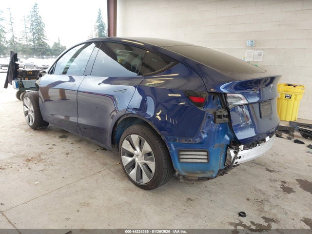 2020 TESLA MODEL Y 5YJYGDEE0LF013735 Photo 2