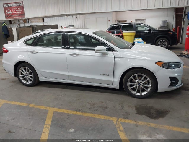 3FA6P0MU9KR116812 Ford Fusion Hybrid Sel