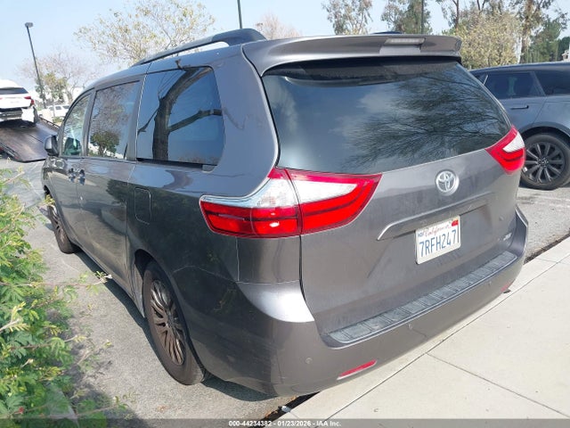 5TDYK3DC2FS655785 Toyota Sienna Xle Premium 8 Passenger