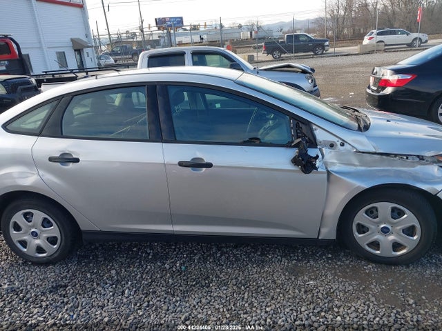1FADP3E24HL317238 Ford FOCUS S