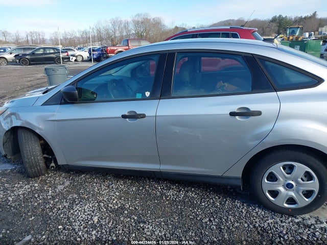 1FADP3E24HL317238 Ford FOCUS S