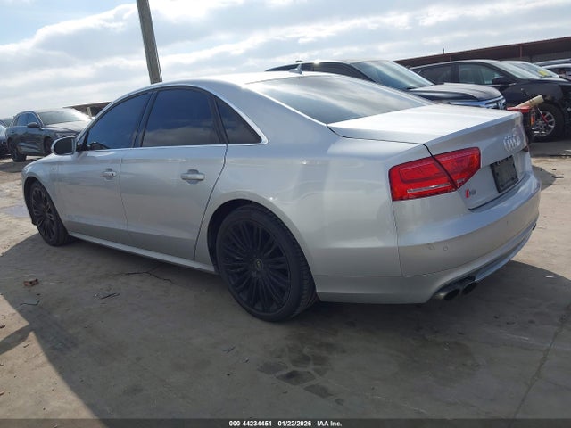 2014 AUDI S8 WAUD2AFD7EN003190 Photo 2