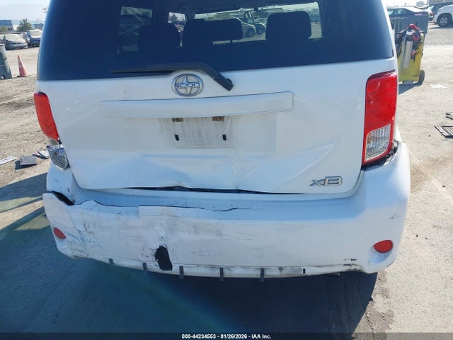 Scion XB 2015 JTLZE4FE4FJ066724 Image 6