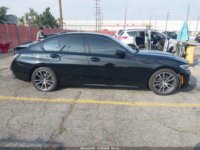 3MW5R1J00N8C44127 BMW 330I