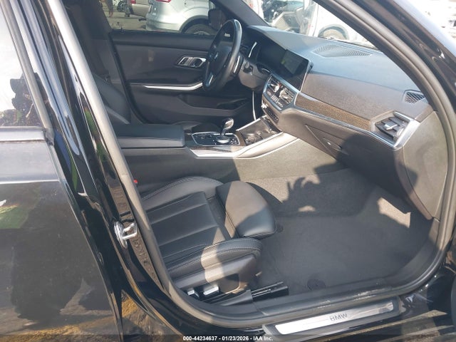 2022 BMW 330I 3MW5R1J00N8C44127 Photo 4