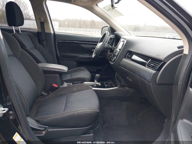 2019 MITSUBISHI OUTLANDER JA4AD2A32KZ009031 Photo 4