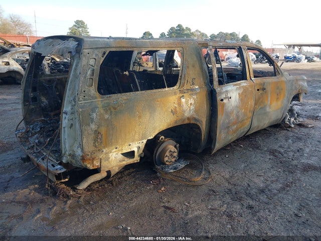 1GNSKHKC3GR112667 Chevrolet Suburban Lt