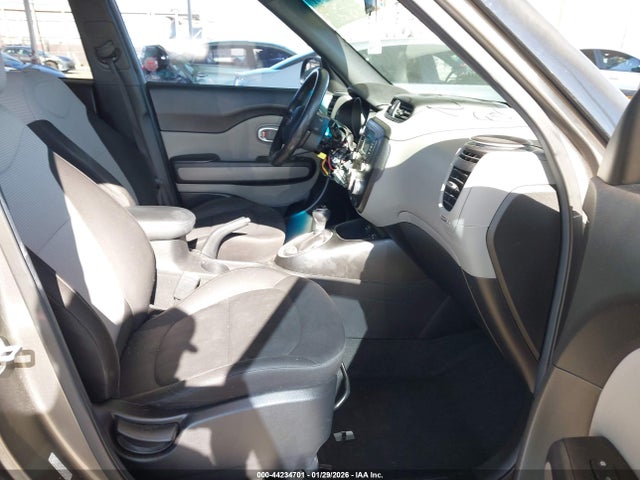KNDJN2A27H7484933 KIA Soul