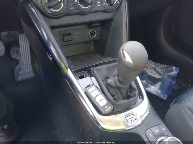 3MYDLBYV4HY194040 Toyota YARIS IA