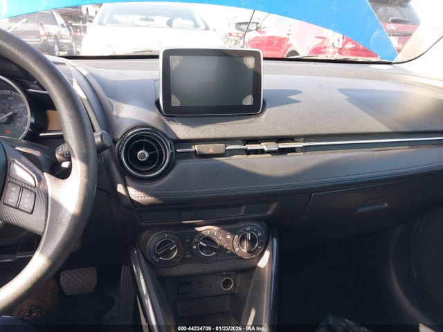 3MYDLBYV4HY194040 Toyota YARIS IA