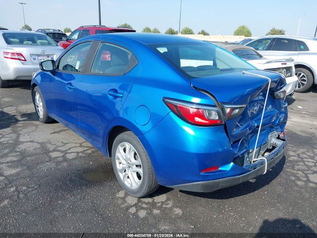 3MYDLBYV4HY194040 Toyota YARIS IA