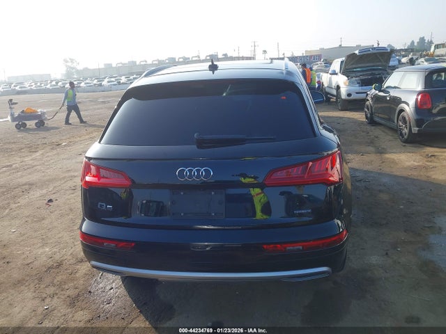 WA1BNAFY1K2099460 Audi Q5 45 Premium