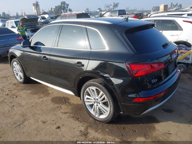 2019 AUDI Q5 WA1BNAFY1K2099460 Photo 2