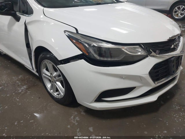 1G1BE5SM3J7193902 Chevrolet Cruze Lt Auto