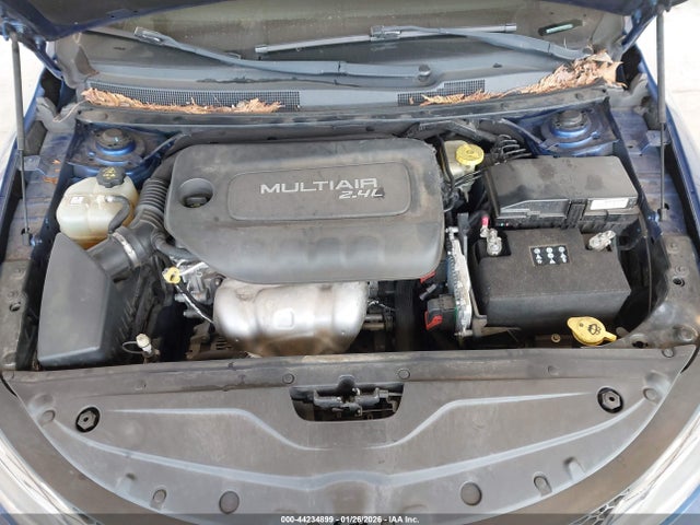 Chrysler 200 Limited 2015 1C3CCCABXFN547394 Image 10