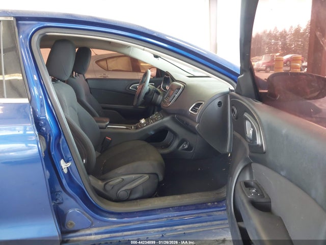 Chrysler 200 Limited 2015 1C3CCCABXFN547394 Image 5