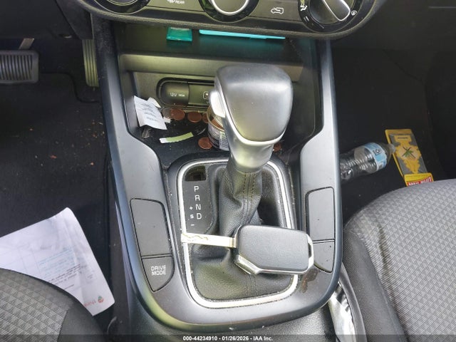 KNDJ23AU8L7055941 KIA Soul X-line