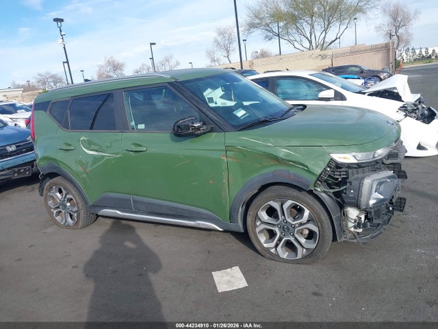 KNDJ23AU8L7055941 KIA Soul X-line