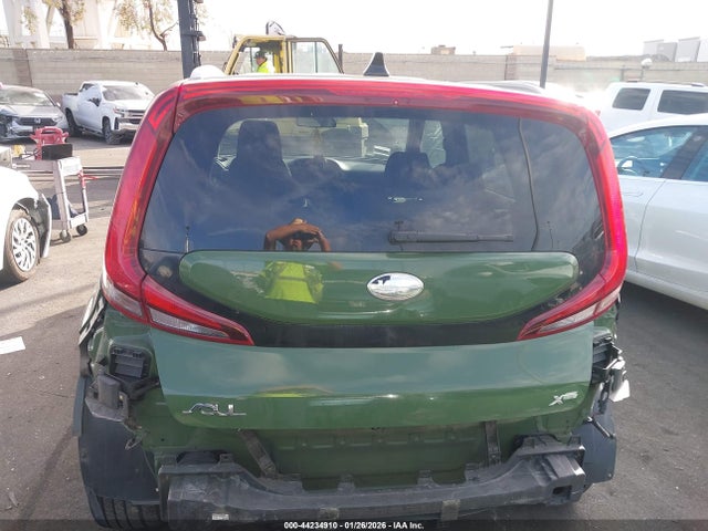KNDJ23AU8L7055941 KIA Soul X-line