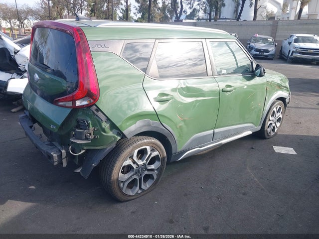 KNDJ23AU8L7055941 KIA Soul X-line