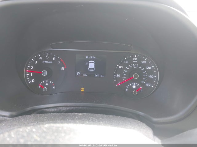 KNDJ23AU8L7055941 KIA Soul X-line