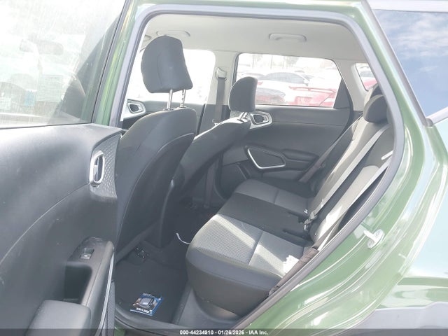 KNDJ23AU8L7055941 KIA Soul X-line