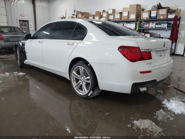 2015 BMW 750LI WBAYE8C52FD781788 Photo 2