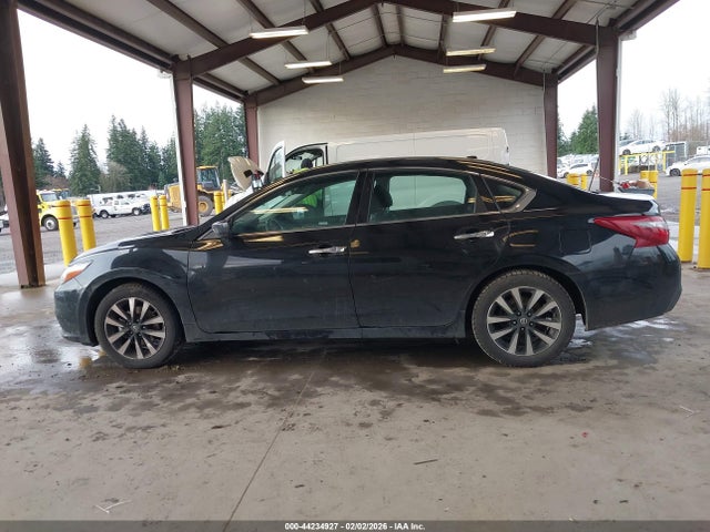 1N4AL3AP2JC105377 Nissan Altima 2.5 Sv