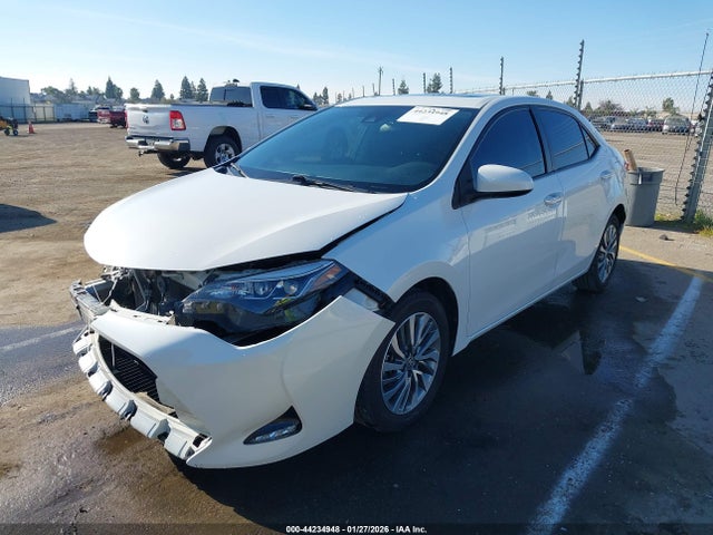 Toyota Corolla Xle 2018 5YFBURHEXJP758176 Image 2