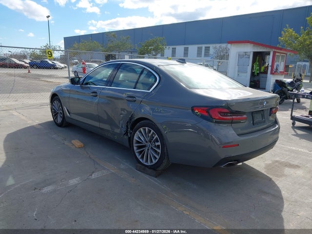 BMW 530I 2021 WBA53BH06MCF22665 Image 3