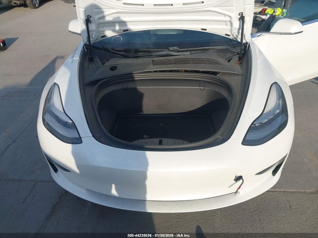 2019 TESLA MODEL 3 5YJ3E1EA5KF313992 Photo 9