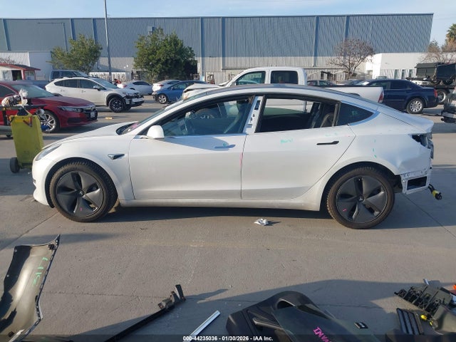 Tesla Model 3 Long Range/mid Range/standard Range/standard Range Plus 2019 5YJ3E1EA5KF313992 Image 15