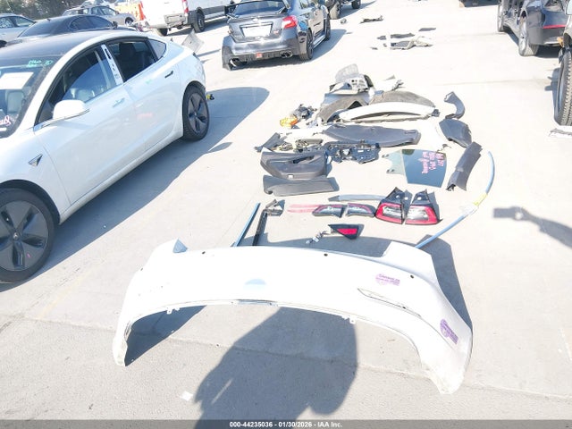 Tesla Model 3 Long Range/mid Range/standard Range/standard Range Plus 2019 5YJ3E1EA5KF313992 Image 12